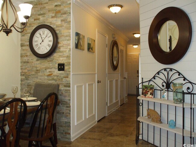 Foto del edificio - 1095 Plantation Dr W