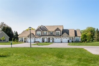 Building Photo - 28 Grn Spg Ln