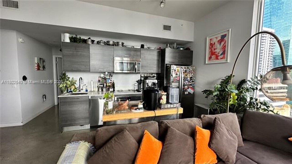 Foto principal - 151 SE 1st St