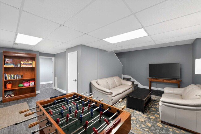 Building Photo - 7953 Woodhill Cove Ln
