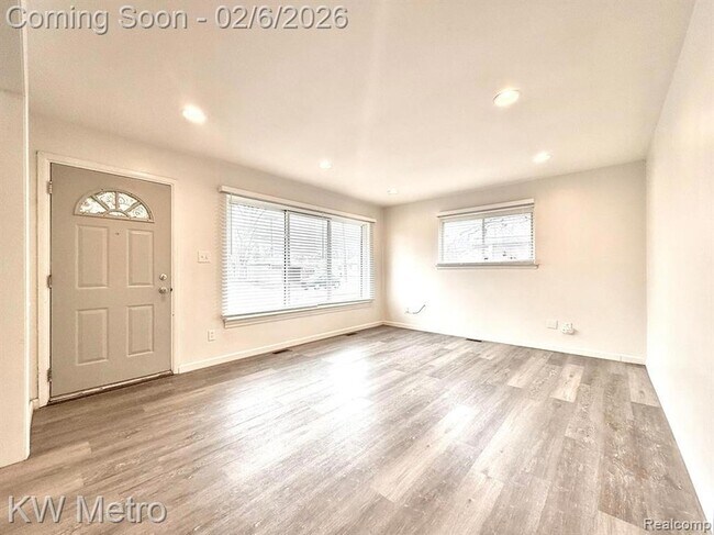 Foto del edificio - 13231 Albany St