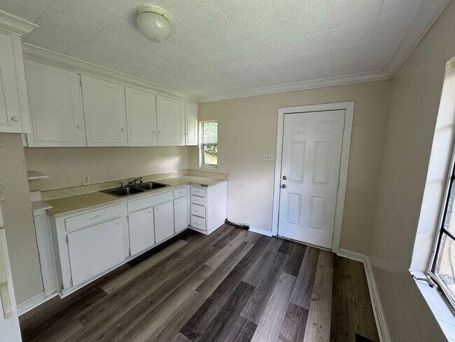 Foto del edificio - Historic District 2BR/1BA Home Built For Q...
