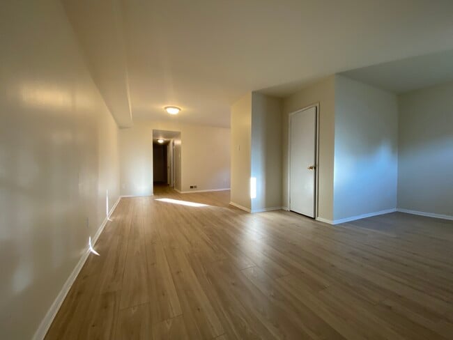 Building Photo - 7625 Algon Ave