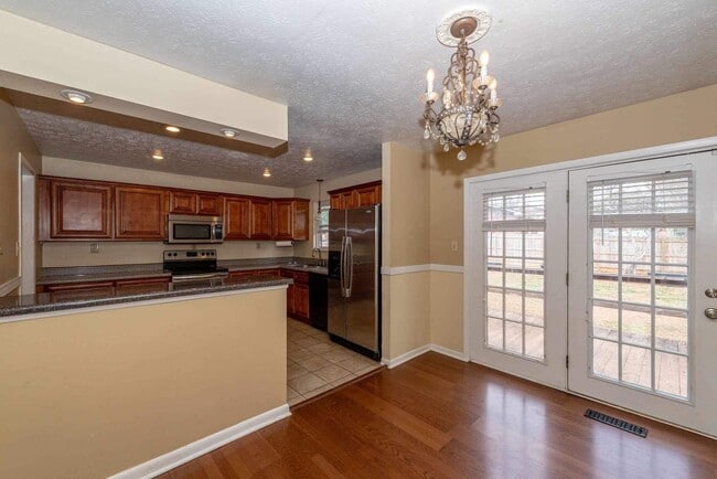 Building Photo - Knoxville 37912 - Coming Soon - 3 bedroom, 2.5 bath home - Contact Tom Parry (865) 607-3649