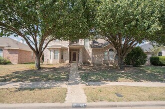 Building Photo - 447 Maple Grove Dr