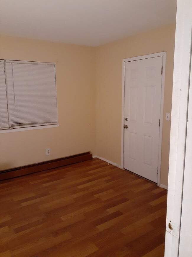 75 Fillmore Ave Unit 1, Deer Park, NY 11729 Apartments in Deer Park