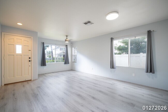 Foto del edificio - Ewa Beach Living – 3-Bed, 2.5-Bath with 2-Car Garage