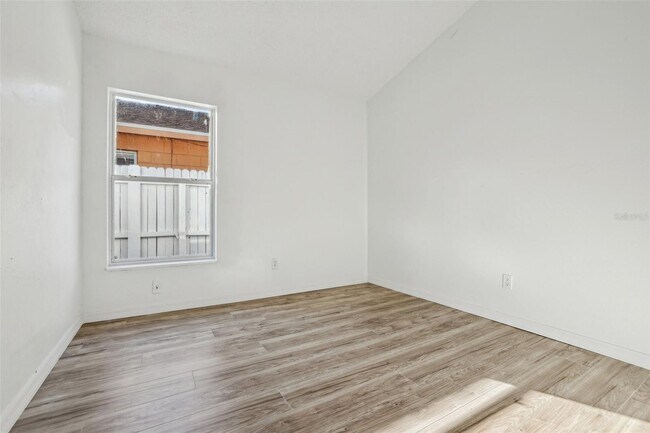 Foto del edificio - 11136 Einbender Rd