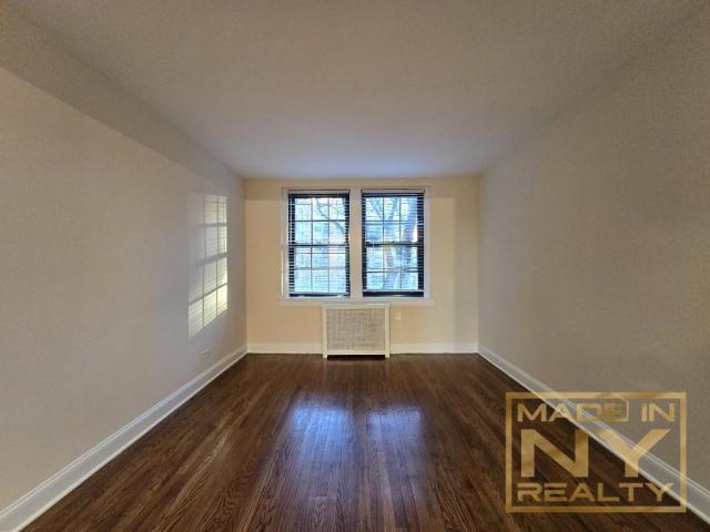 Building Photo - 2 bedroom in SUNNYSIDE GARDENS NY 11104