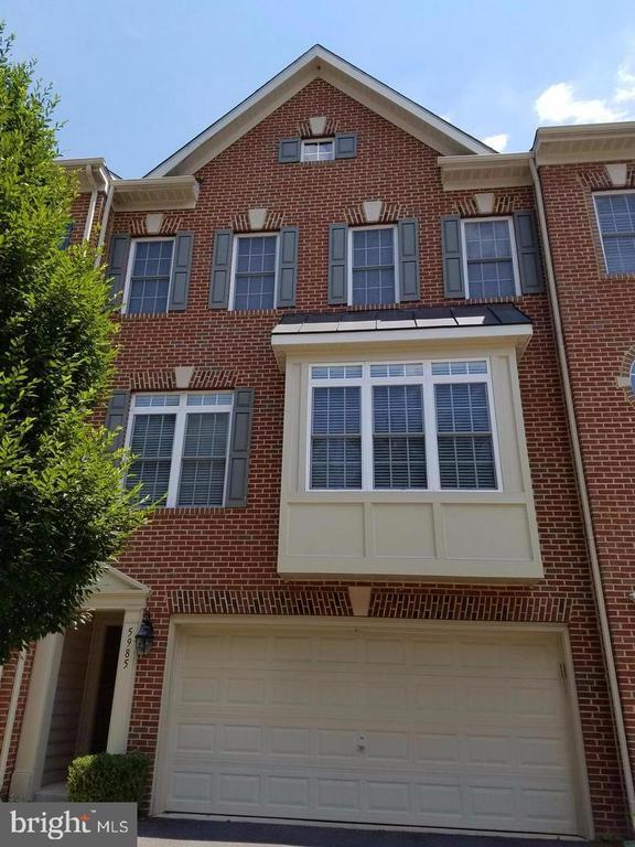 Building Photo - 5985 Meadow Brook Dr