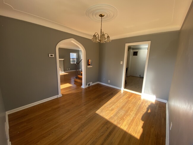 Foto del edificio - 9330 Bedford St