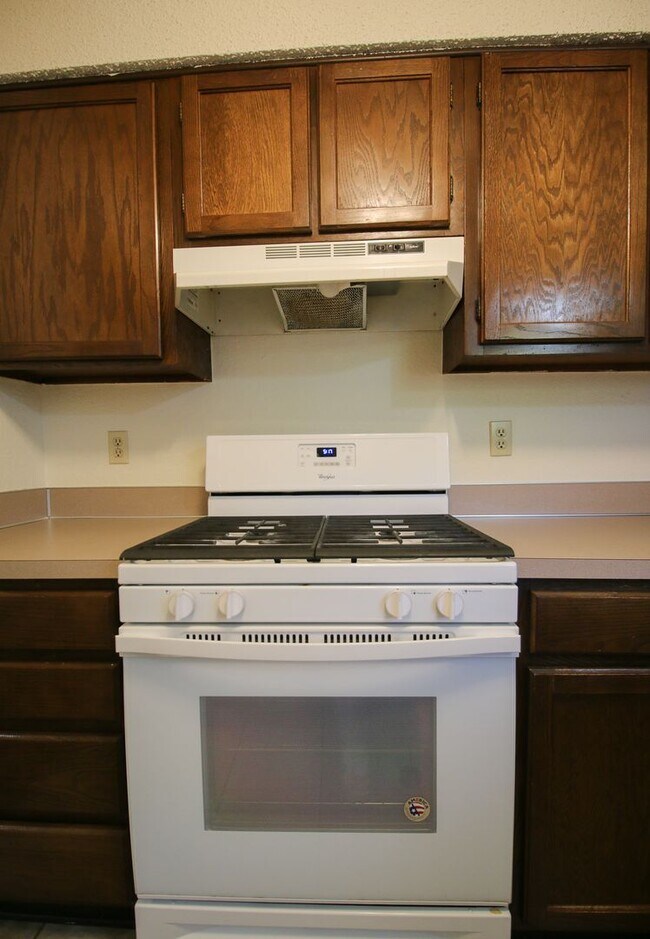 Foto del edificio - Stunning 2 Bed 2 Bath duplex: NO PETS