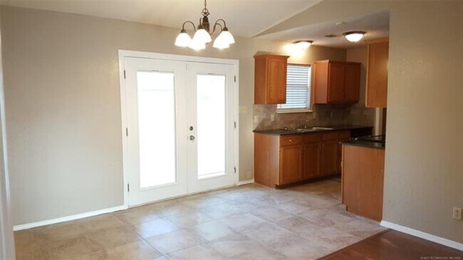 Foto del edificio - Beautiful 3 Bedroom home in Claremore