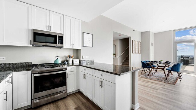 Building Photo - 707 S LaSalle St