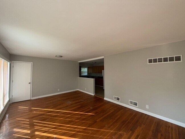 Foto del edificio - 10201 Gourock Dr