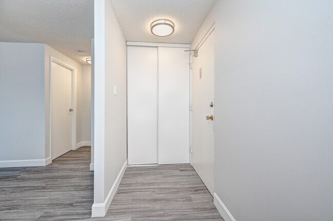 Building Photo - Hincks Street Apartments