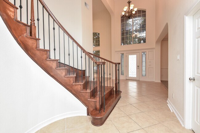 Foto del edificio - 21010 Kelliwood Park Ln