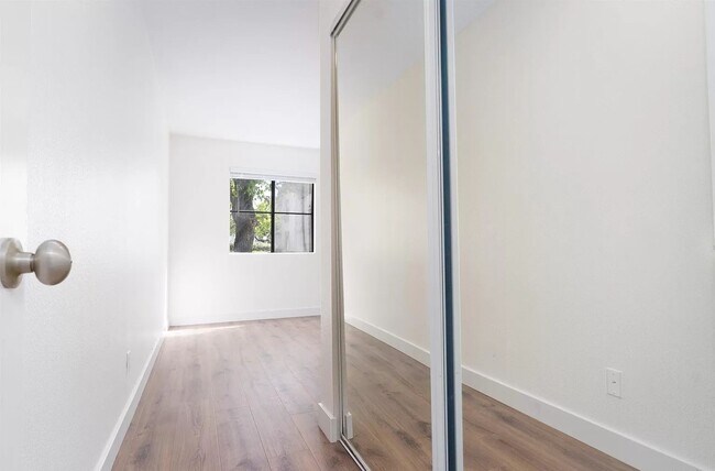 Foto del edificio - 3550 Sunset Ln