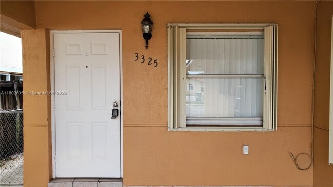 Building Photo - 3325 SW 23rd Terrace