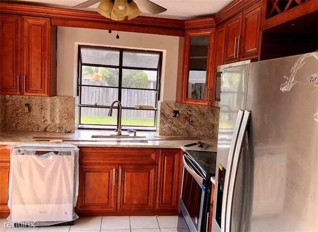 Foto del edificio - 3 br, 2 bath House - 3277 NW 102nd Ter