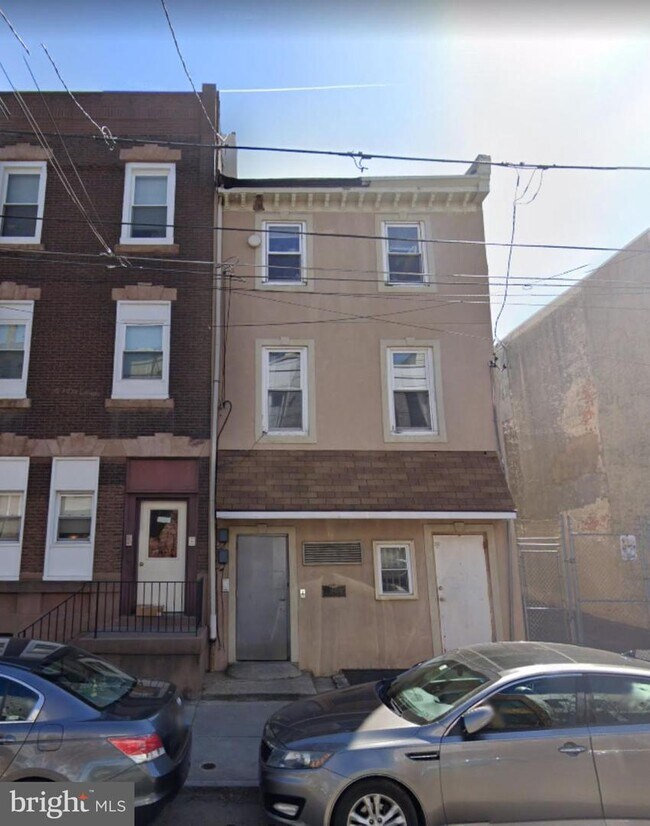 Building Photo - 1843 Frankford Ave