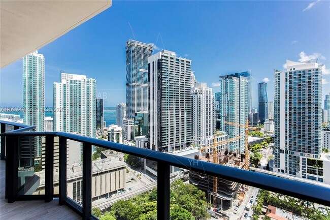 Foto del edificio - 45 SW 9th St