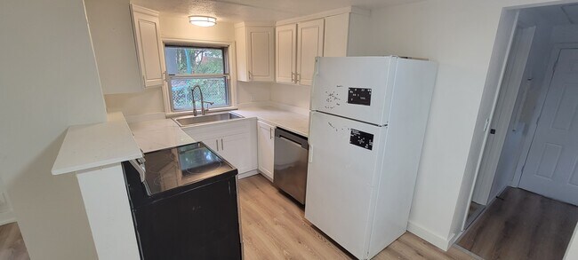 Foto del edificio - 11346 Sunnyside Ave N