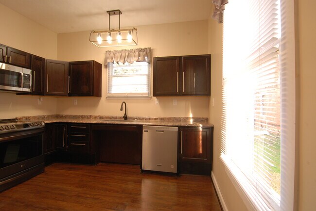 Handicap Kitchen - 805 8th St