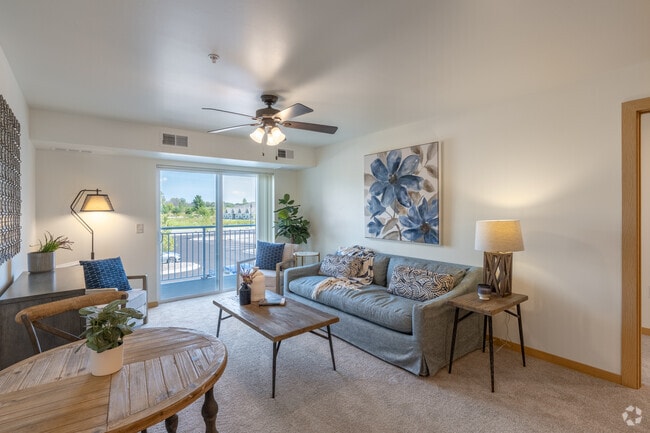 2BR, 2BA - 1,045SF - C - Living Room - Forest Creek Estates