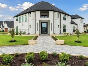 Building Photo - 1540 St Peter Ln