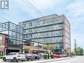 Building Photo - 5 Hanna Ave