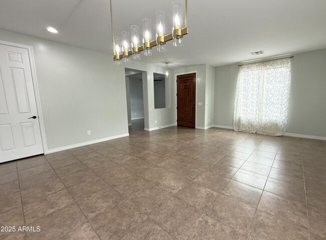 Foto del edificio - 2472 E Mead Dr