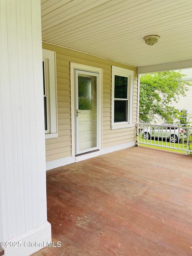 Building Photo - 1529 Clauverwie Rd