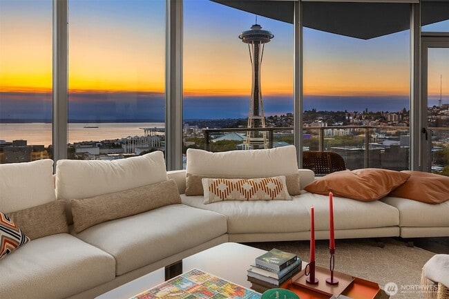 Building Photo - 2510 6th Ave