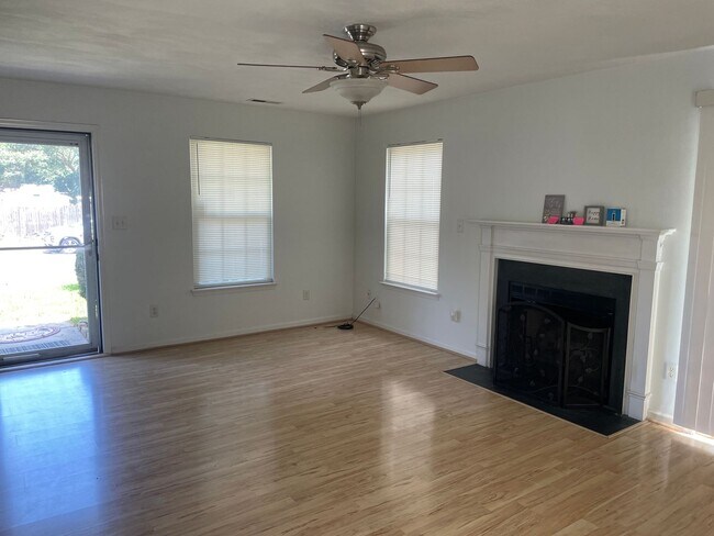 Foto del edificio - 4781 Cullen Rd