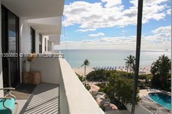 Building Photo - 4301 Collins Ave