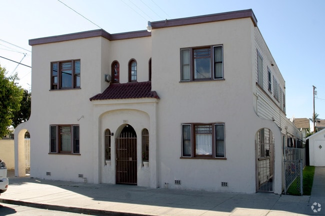 Building Photo - 1323 Dawson Ave