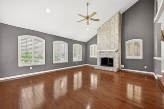Building Photo - 4003 W Valley Dr