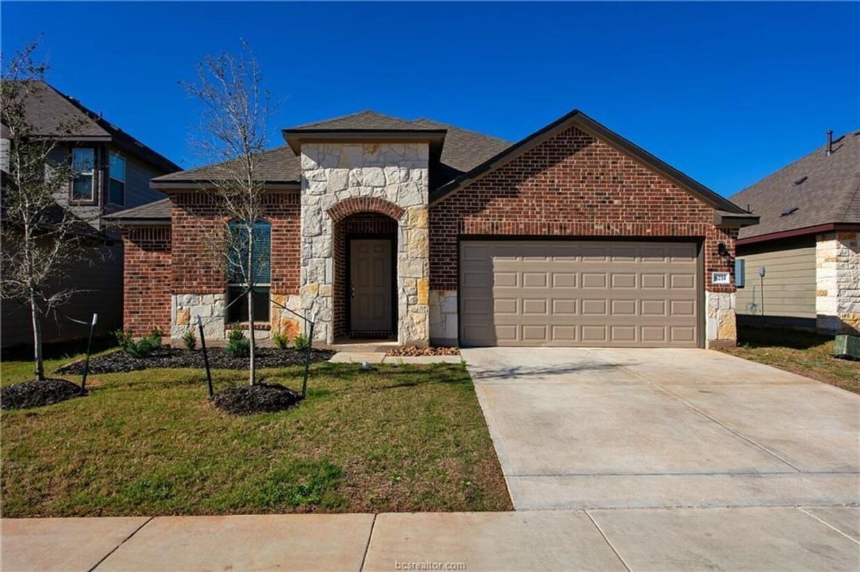 Photo - "Charming 3-Bedroom Home with Spacious Living at 6214 Darlington, College Station!"