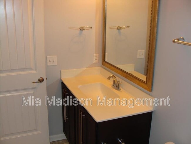 Foto del edificio - 115 Reese Way