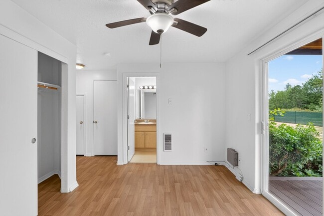 Building Photo - Centrally Located Studio Apartment in Beaverton