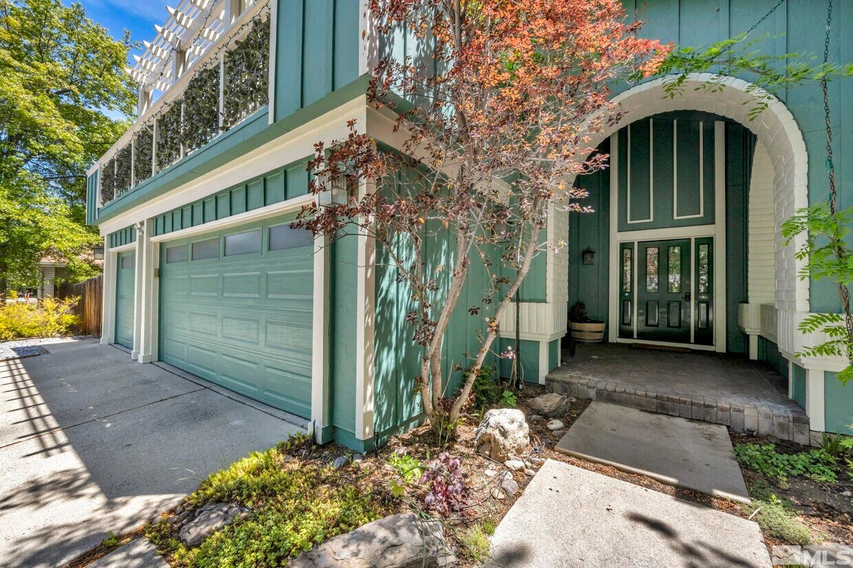 Foto principal - 840 Twin Pines Rd