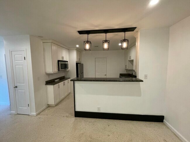 Foto del edificio - 842 SW 12th Ct