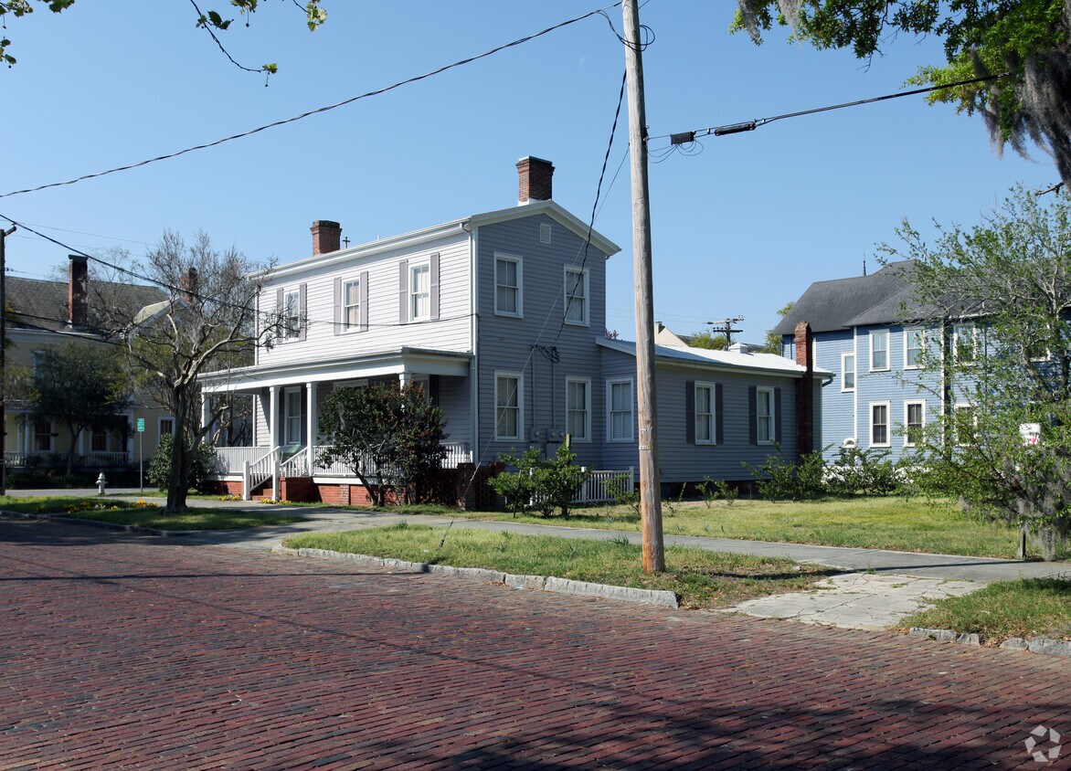 Building Photo - 101 N 7th St