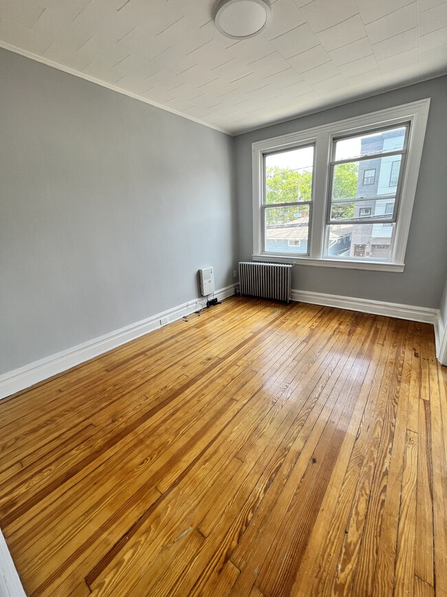 Building Photo - 289 Cator Ave