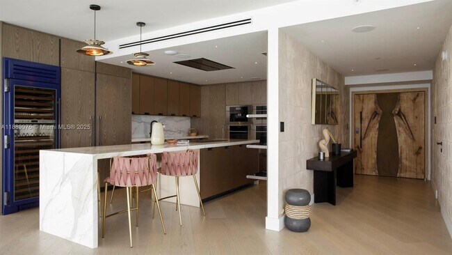 Foto del edificio - 1000 South Pointe Dr