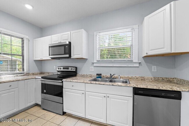 Foto del edificio - 4537 Springfield Blvd