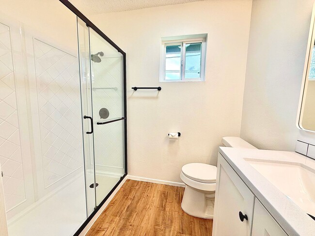 Foto del edificio - 1118/1120 Hazelton