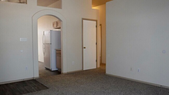 Foto del edificio - 10648 Shooting Star St NW