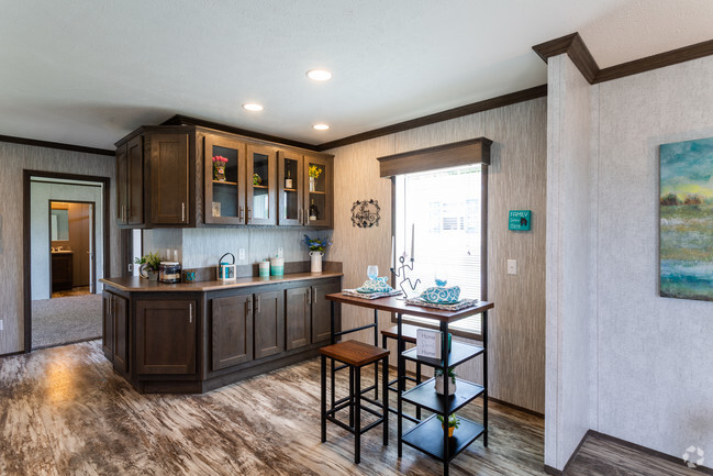 Dining Area - Heather Highlands